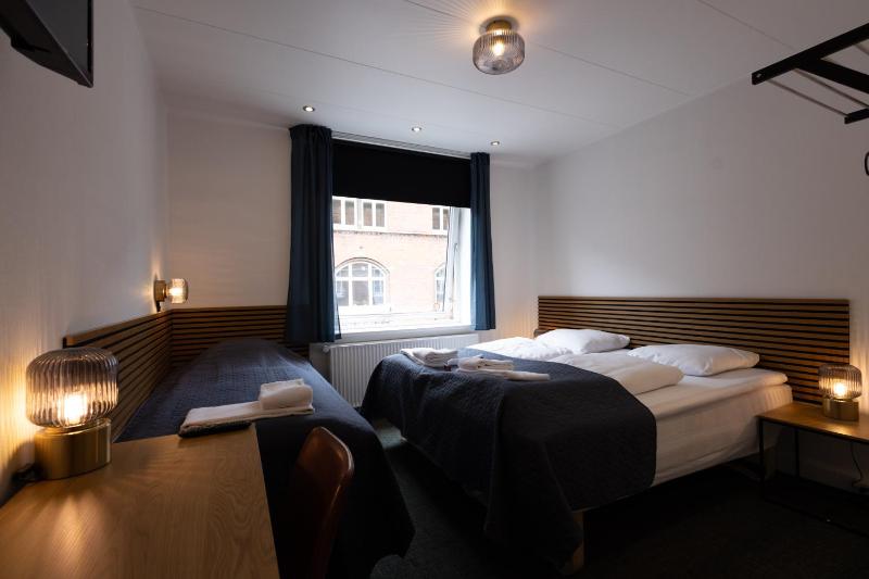Double Room image 1