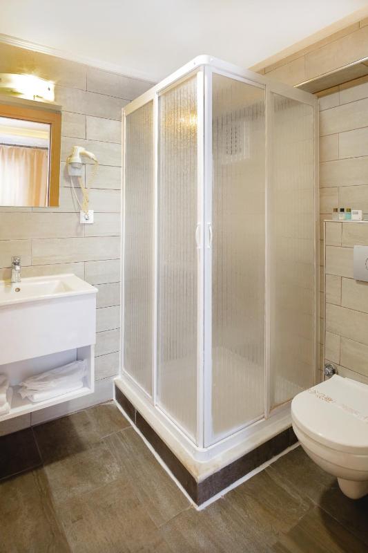 Double Room image 4