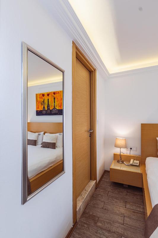 Double Room image 2