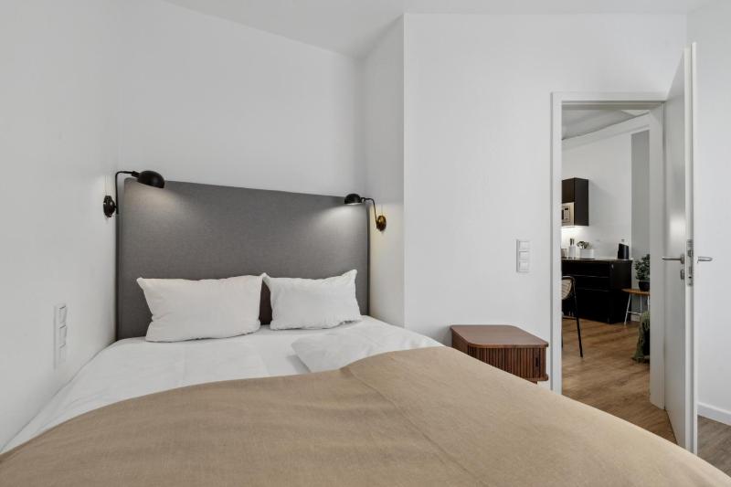 Suite with Sofa Bed image 2