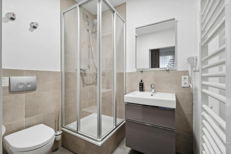 Suite with Sofa Bed image 4