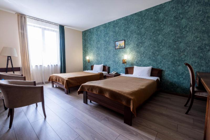 Superior Twin Room image 4
