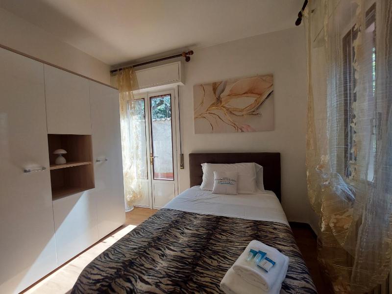 Apartment with Lake View image 4