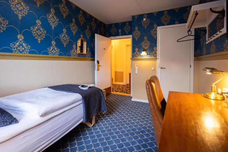 Single Room image 3