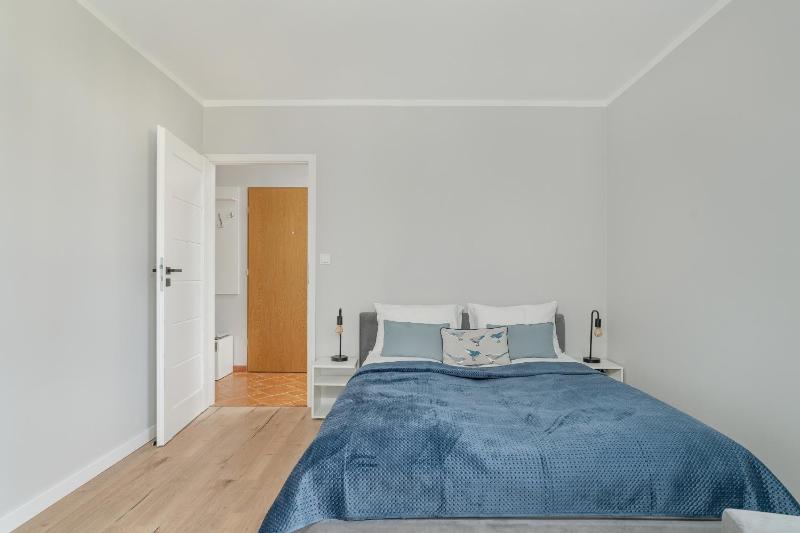 Spacious Apartment Ideal for Families by Noclegi Renters - image 23