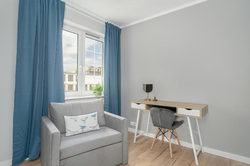 Spacious Apartment Ideal for Families by Noclegi Renters - image 11