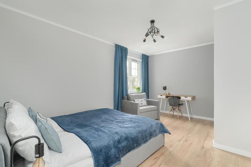 Spacious Apartment Ideal for Families by Noclegi Renters - image 30