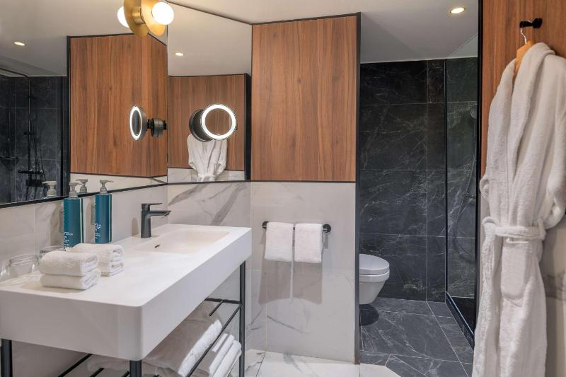 Junior Suite image 2