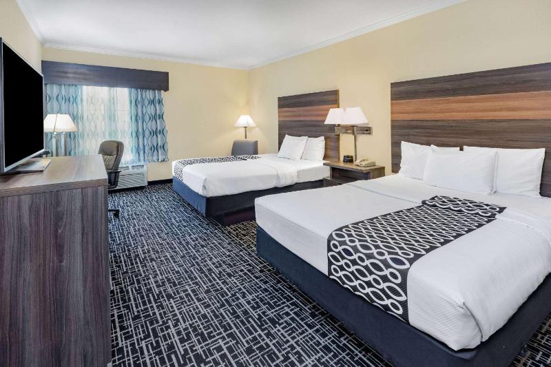 Deluxe Queen Room with Two Queen Beds image 1