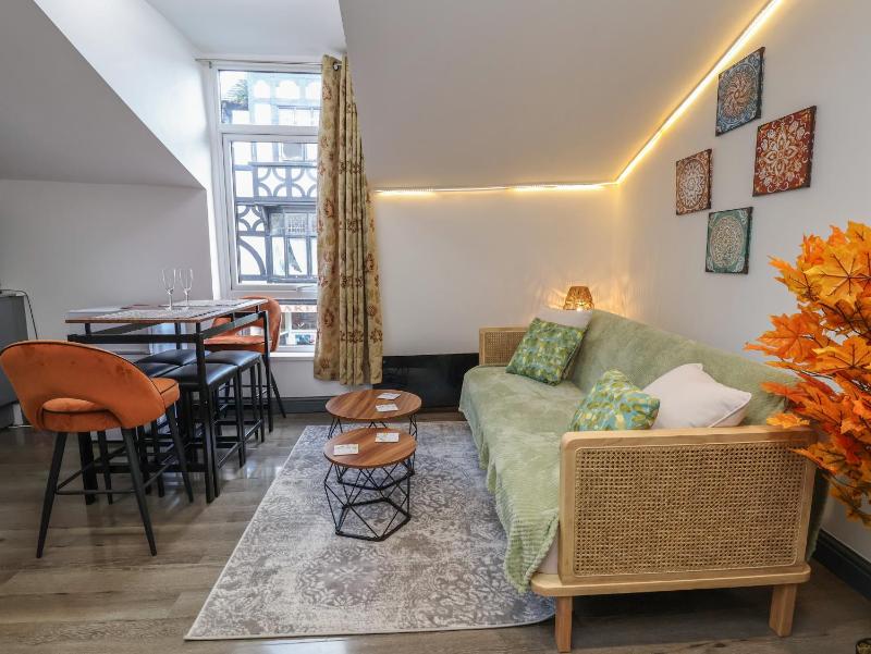The Cloud Apartment 2 with private parking - image 13