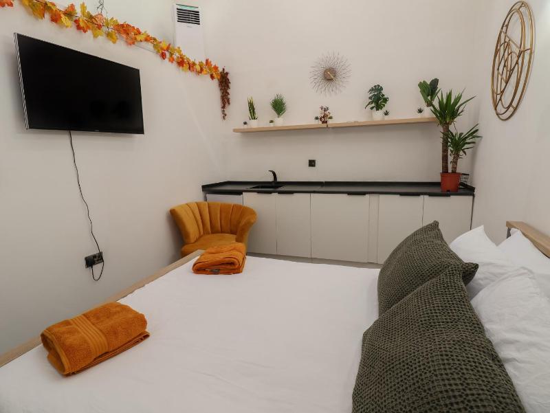 The Cloud Apartment 2 with private parking - image 7