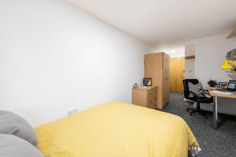 For Students Only - Central  Place Sheffield - image 10