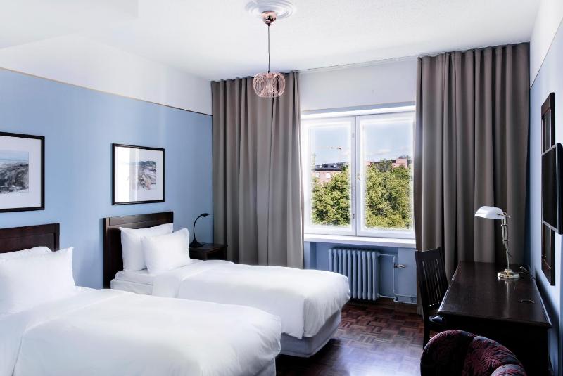 Standard Double or Twin Room image 4