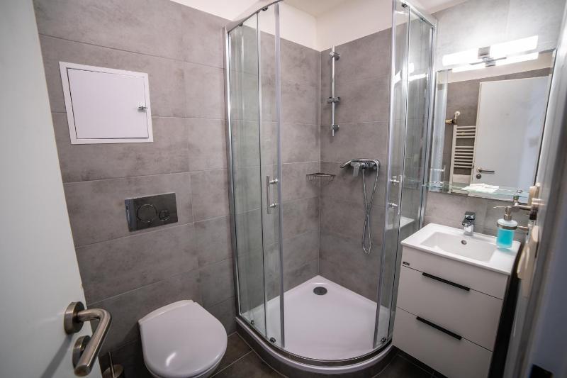 Double or Twin Room image 4