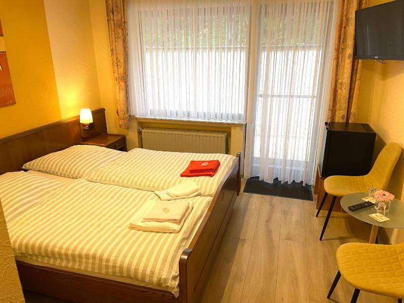 King Room with Balcony image 1
