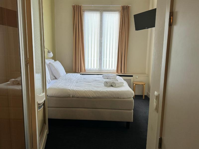 Standard Quadruple Room image 1