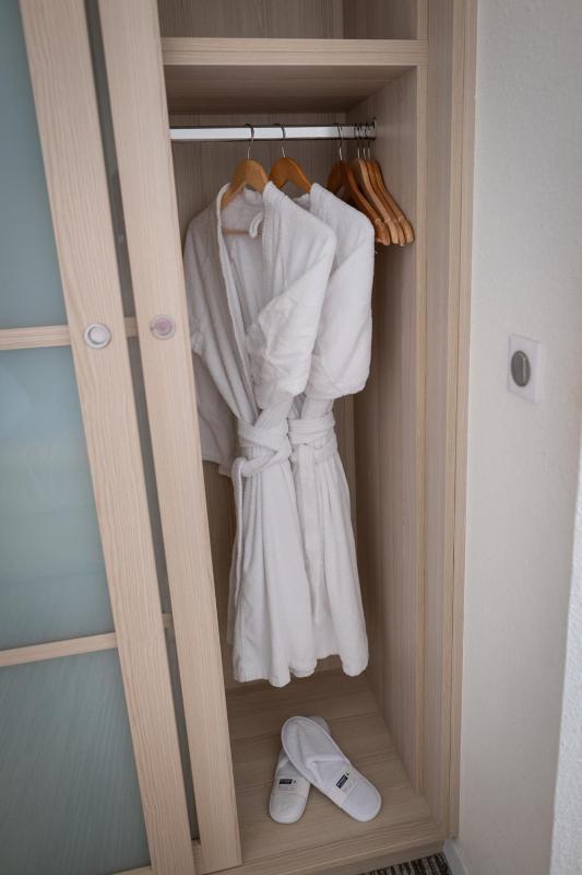 Prestige King Room with Sea View image 3