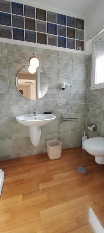 Double Room with Shared Bathroom image 3