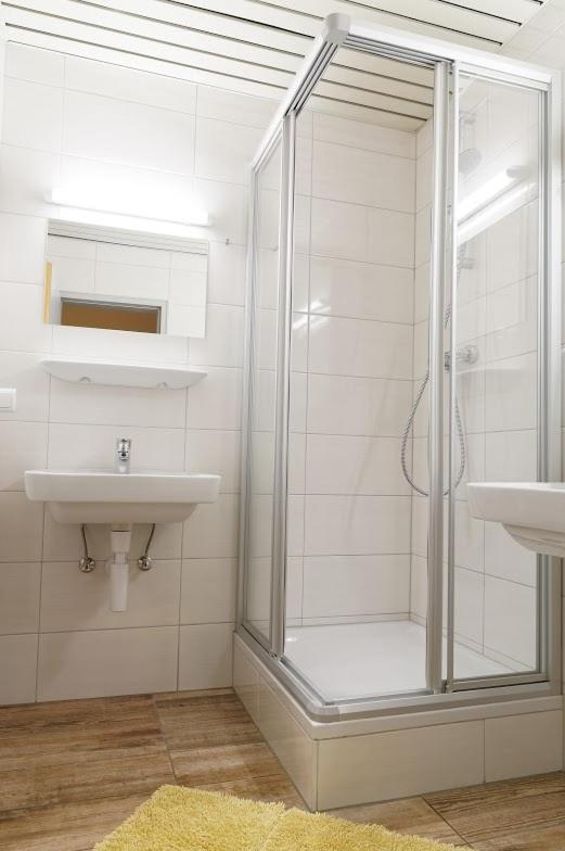 Quadruple Room image 3