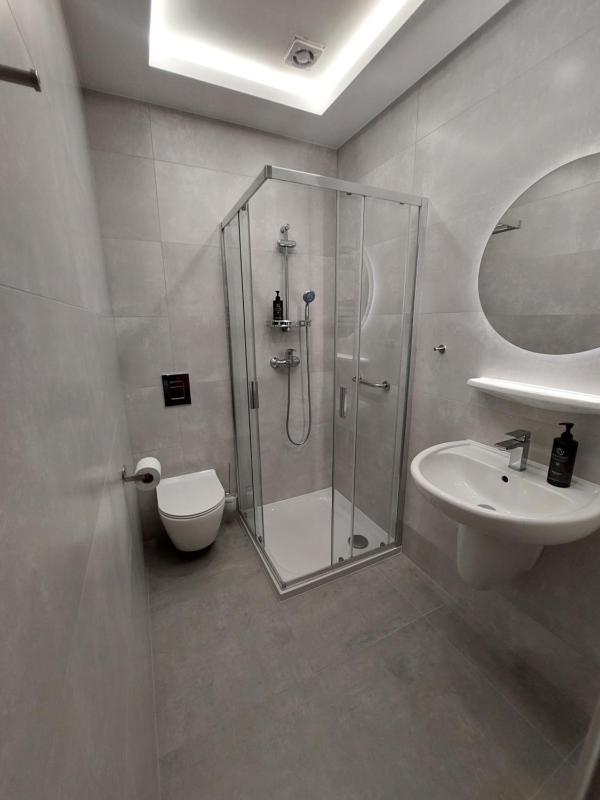 Twin Room image 4