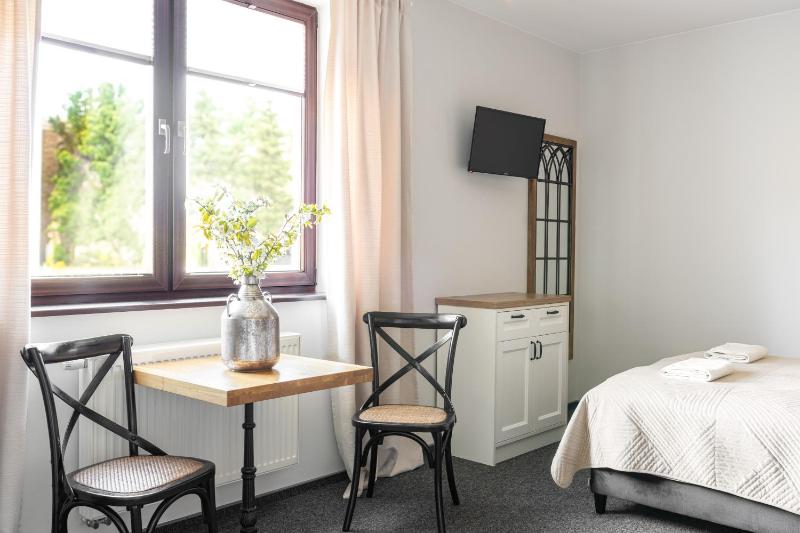 Double Room with Private Bathroom image 3