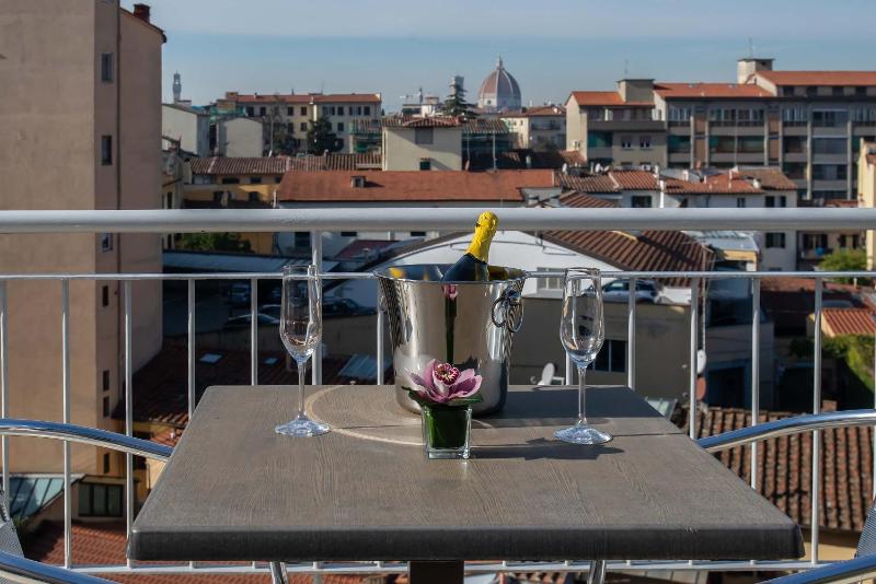 Suite with Spa Bath image 3