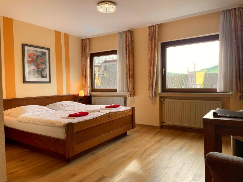Deluxe Double Room image 1