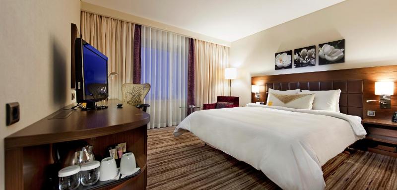 Twin Room image 4