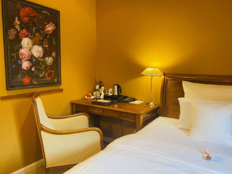 Single Room image 3