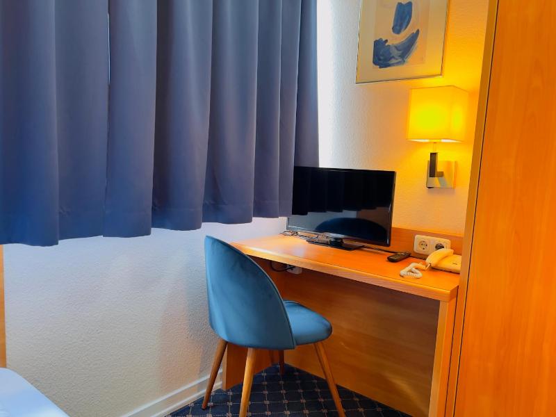 Economy Single Room image 4