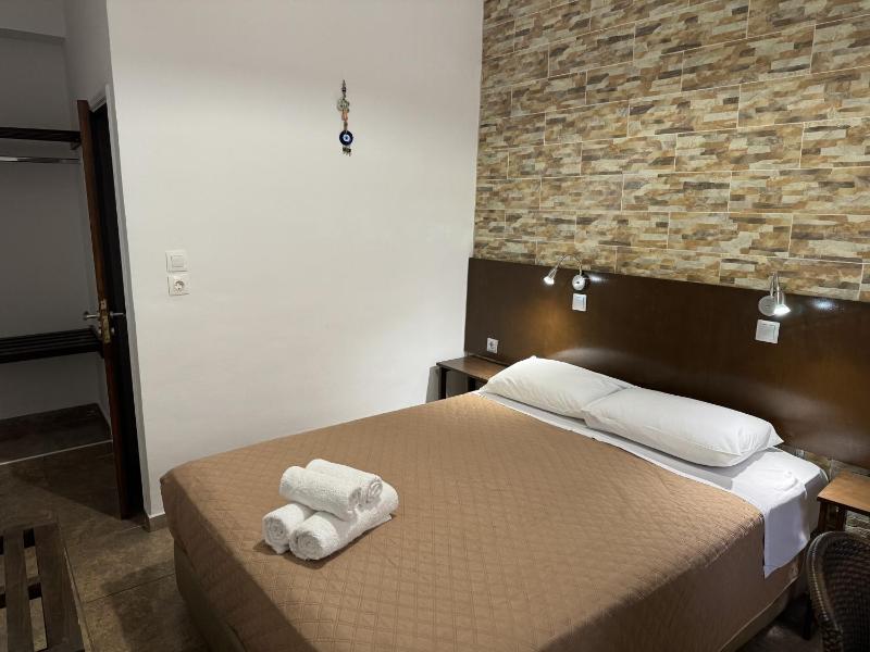 Double Room image 4