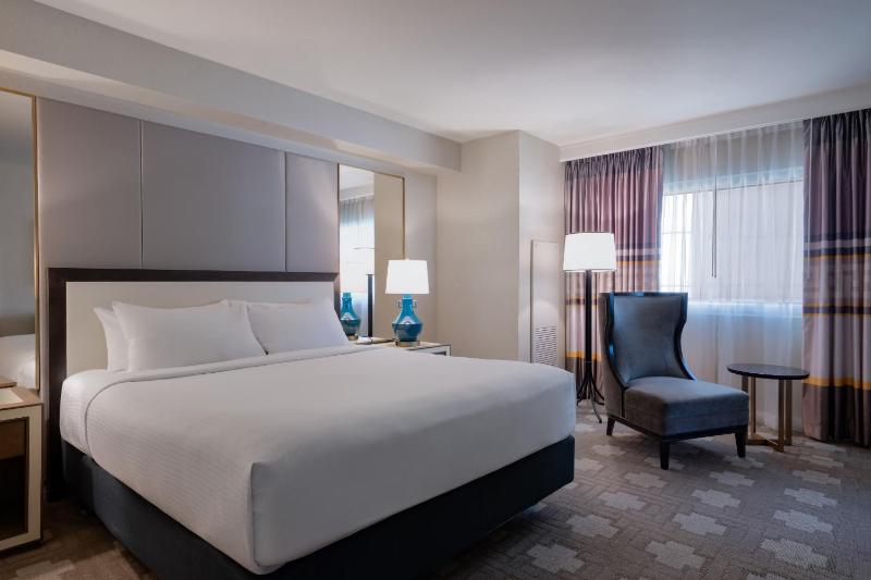 Julius Premium Studio Suite King