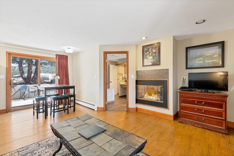 King Suite with Kitchenette 02 image 4