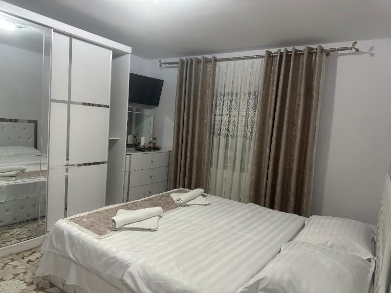 Double or Twin Room with Mountain View image 2
