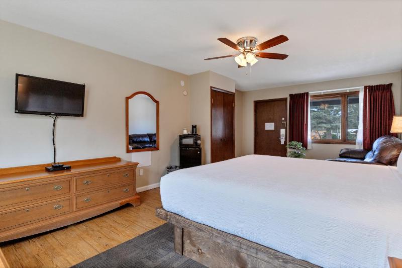 Standard King Room 01 image 3