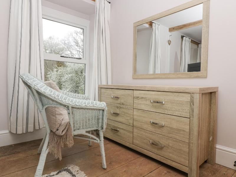 Woodbine Cottage - image 7