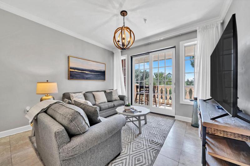 Overlooking 30A! Great Location! Easy Beach & Pool Access! - image 13