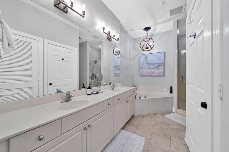 Overlooking 30A! Great Location! Easy Beach & Pool Access! - image 39