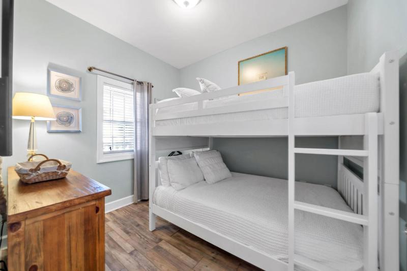 Overlooking 30A! Great Location! Easy Beach & Pool Access! - image 48