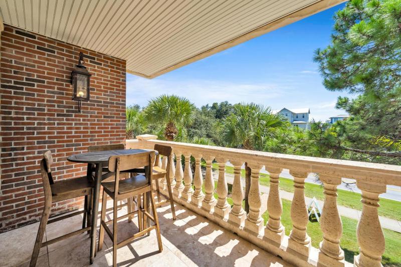 Overlooking 30A! Great Location! Easy Beach & Pool Access! - image 2