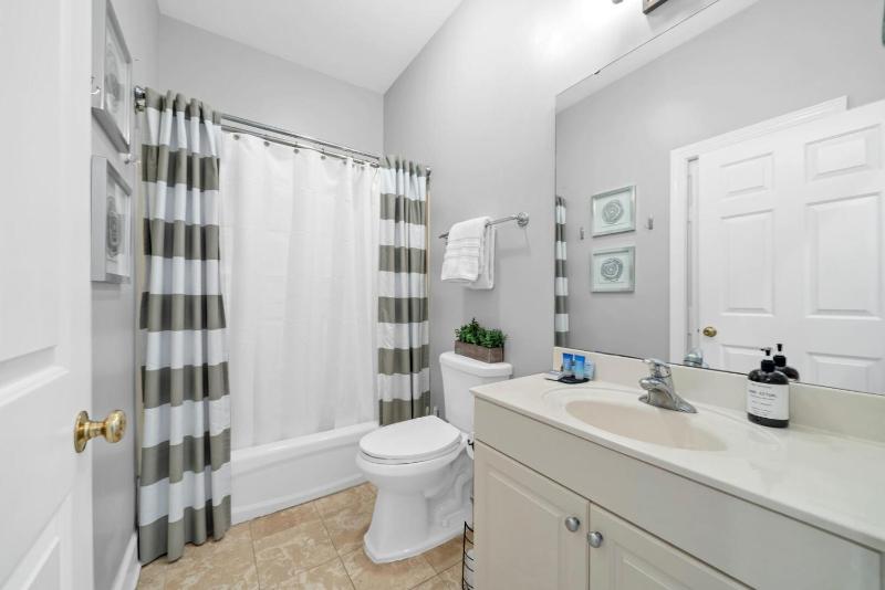 Overlooking 30A! Great Location! Easy Beach & Pool Access! - image 11
