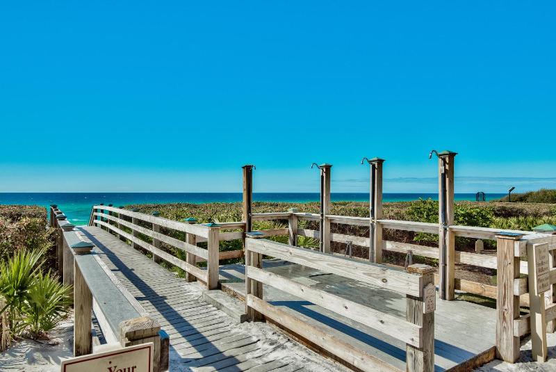 Overlooking 30A! Great Location! Easy Beach & Pool Access! - image 28