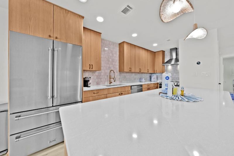 Gulf Front Stunning Views! Newly Renovated! Dolphin Watch #1 - image 37