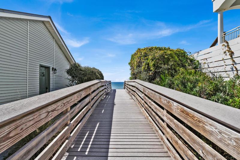 Gulf Front Stunning Views! Newly Renovated! Dolphin Watch #1 - image 40