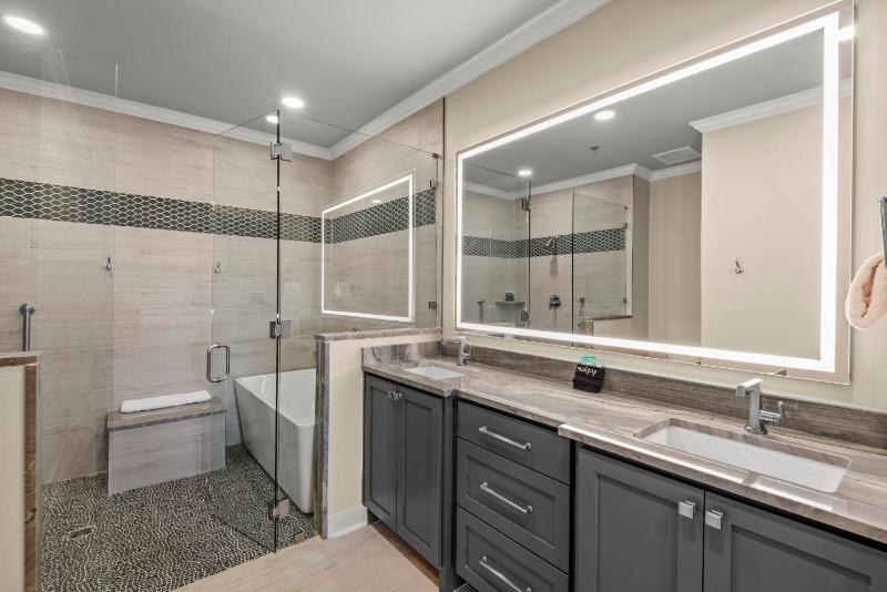 Newly Renovated Village Condo! Easy Beach & Pool Access! - image 8