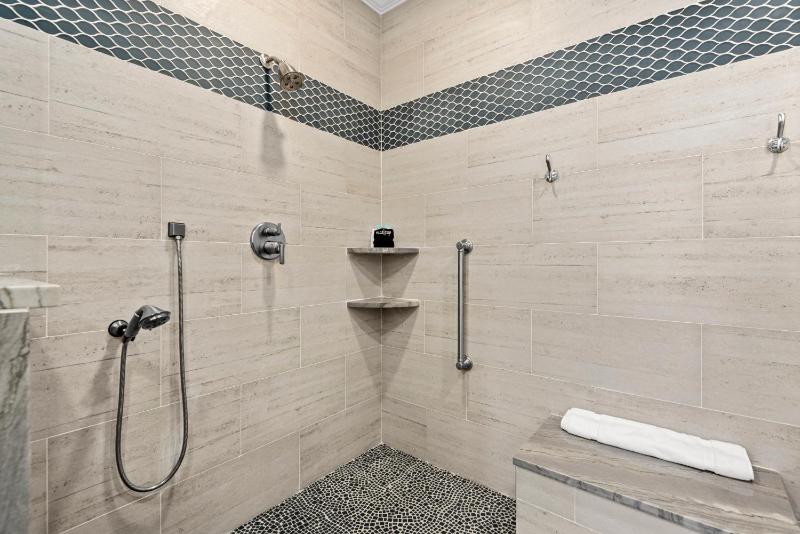 Newly Renovated Village Condo! Easy Beach & Pool Access! - image 9