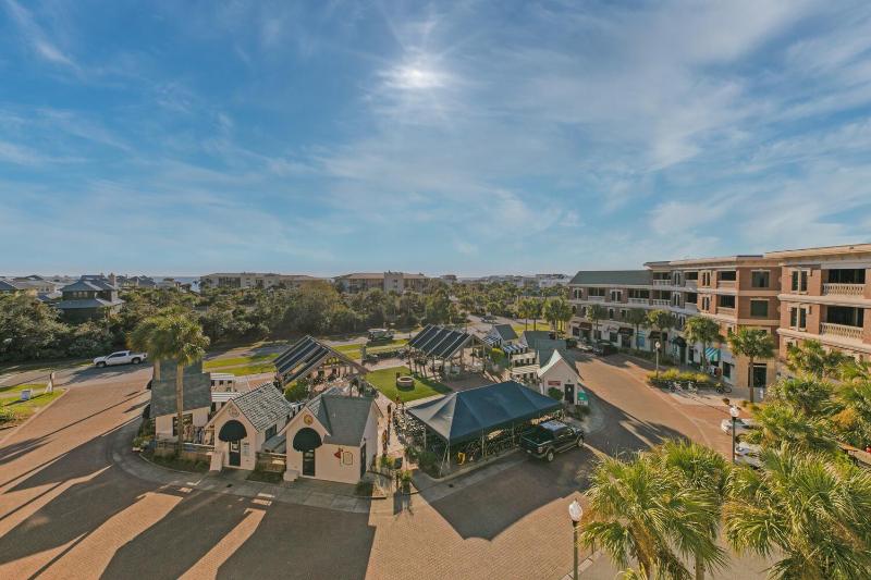 Newly Renovated Village Condo! Easy Beach & Pool Access! - image 31