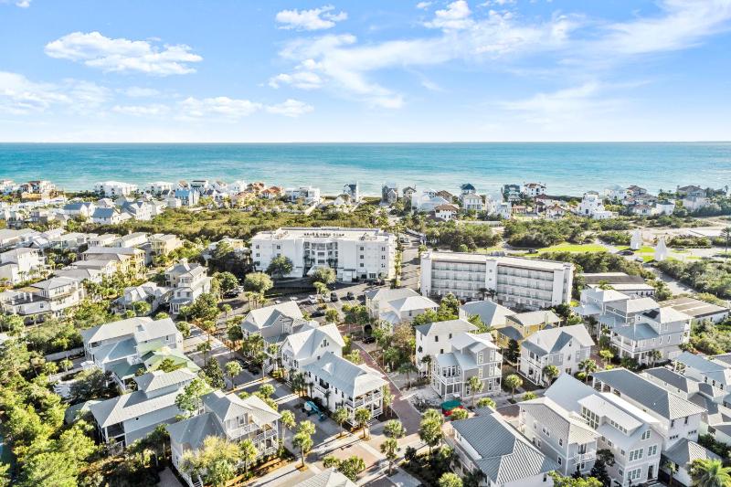 Katmanblu - Over 45 Five Star Reviews! Custom-Built! Easy Beach & Pool Access! - image 1
