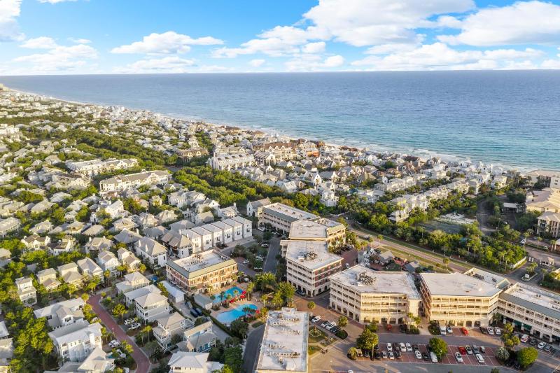 Newly Renovated Village Condo! Easy Beach & Pool Access! - image 10