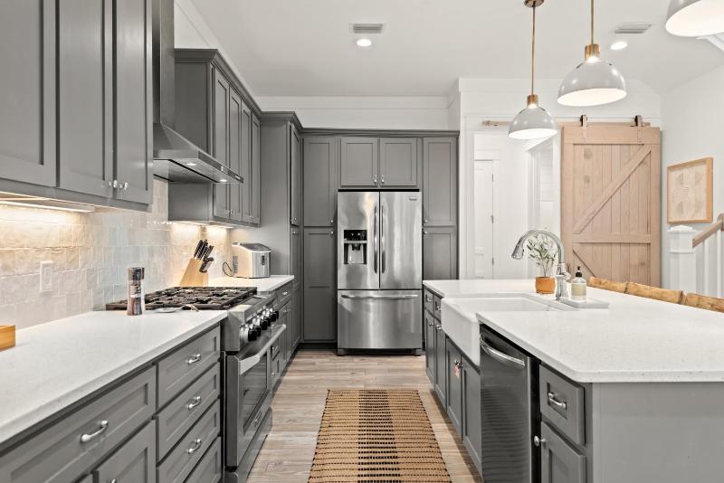 Katmanblu - Over 45 Five Star Reviews! Custom-Built! Easy Beach & Pool Access! - image 33